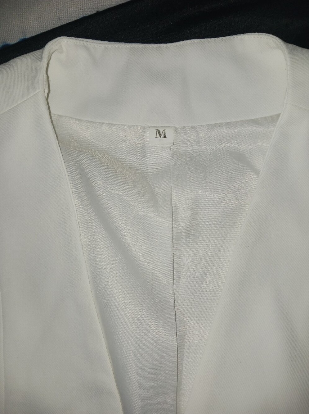 Women White V halter buttoned sleveless vest - Picture 5 of 13